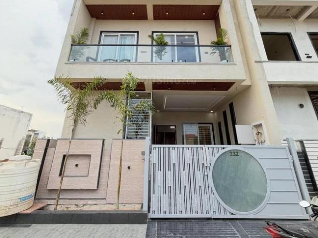 3 BHK Villa in Mowa for resale Raipur. The reference number is 19883046