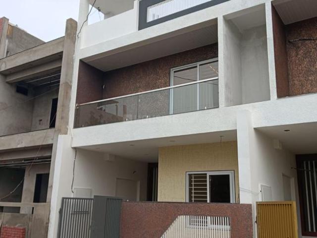 3 BHK Villa in Nipania for resale Indore. The reference number is 13600336