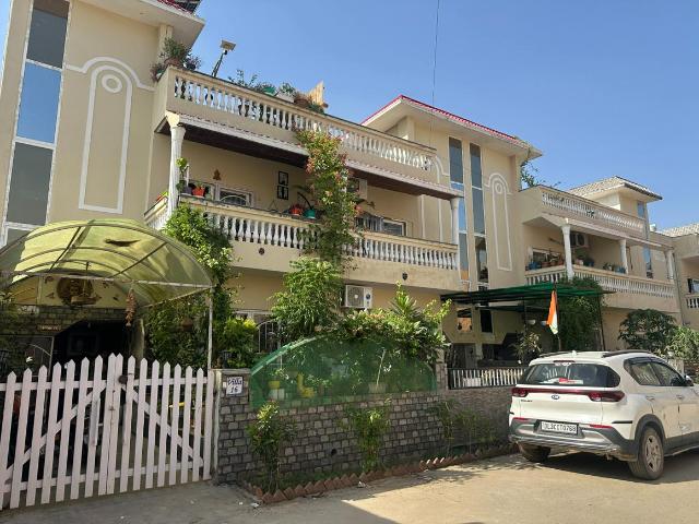 3 BHK Villa in Noida Extension for resale Greater Noida. The reference number is 20911158