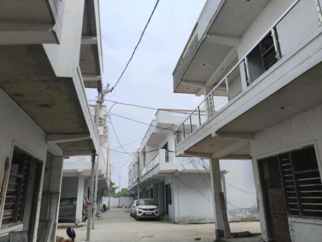 3 BHK Villa in Noida Extension for resale Greater Noida. The reference number is 21021348