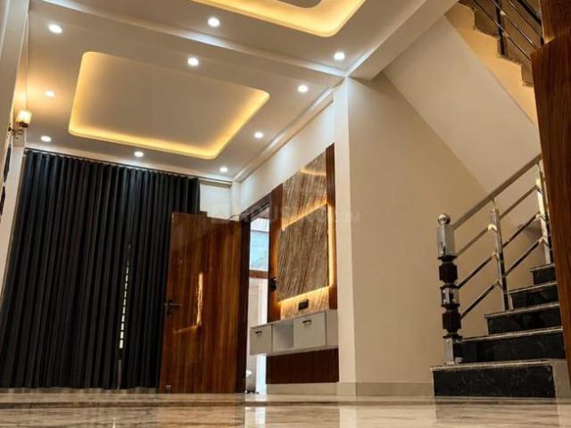 3 BHK Villa in Noida Extension for resale Greater Noida. The reference number is 21151454