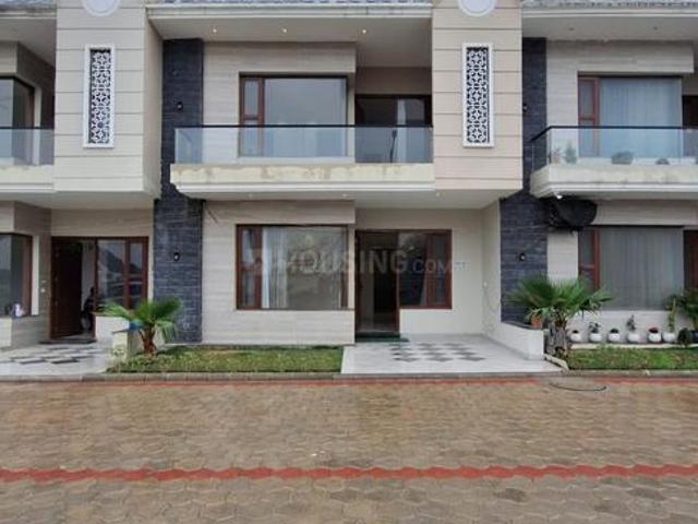 3 BHK Villa in PR7 Airport Road for resale Zirakpur. The reference number is 20675383