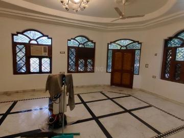 Sainik Farm, Delhi - Balcony, Garden, Lift