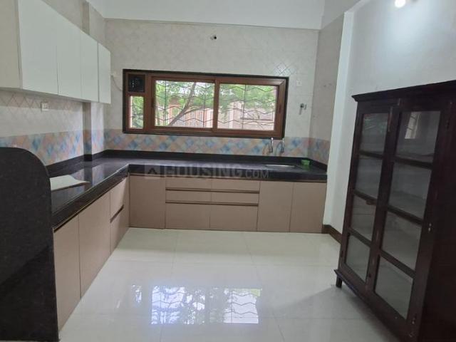 3 BHK Apartment in Camp for rent Pune. The reference number is 21078911