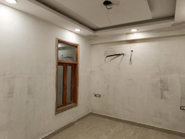 3 BHK Apartment in Chandan Hola for resale New Delhi. The reference number is 18385747