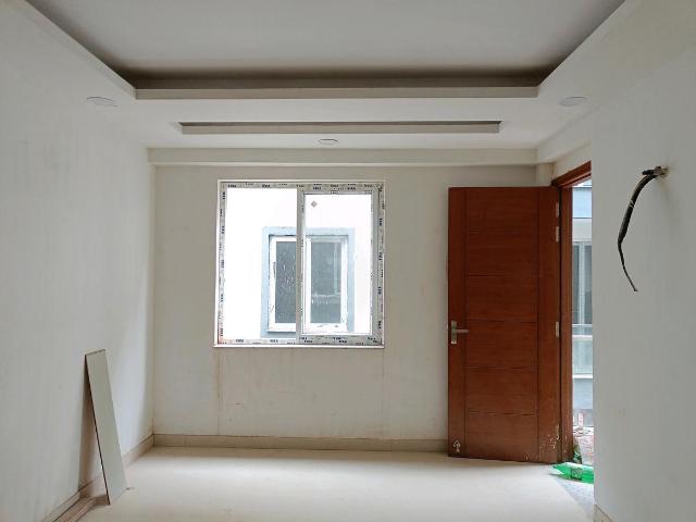 3 BHK Apartment in Chandan Hola for resale New Delhi. The reference number is 18620064