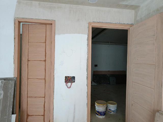 3 BHK Apartment in Chandan Hola for resale New Delhi. The reference number is 18620127