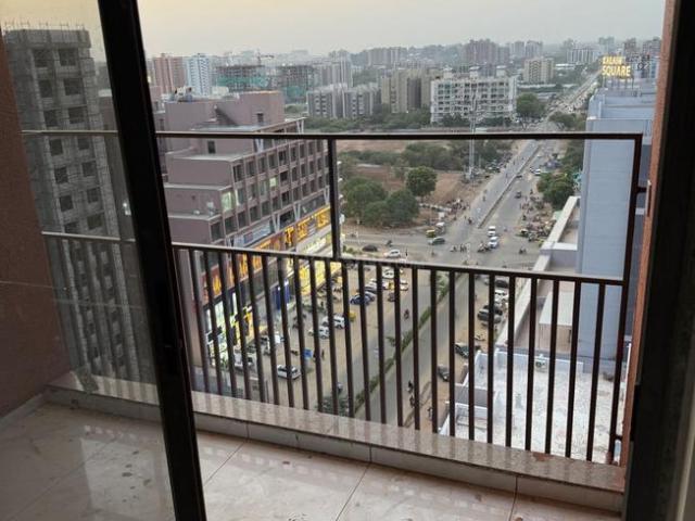 3 BHK Apartment in Chandkheda for rent Ahmedabad. The reference number is 21080618