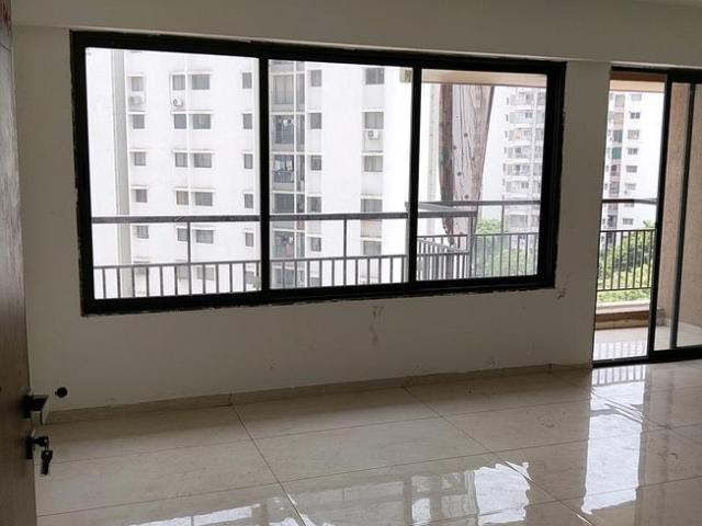 3 BHK Apartment in Chandkheda for resale Ahmedabad. The reference number is 20155986
