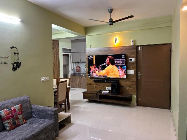 3 BHK Apartment in Chandkheda for resale Ahmedabad. The reference number is 21096016