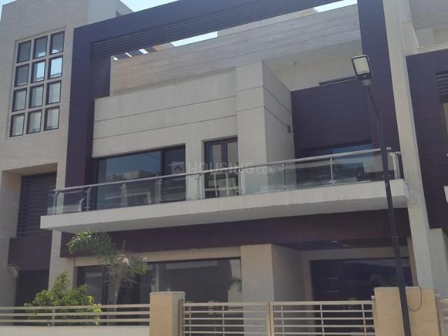 3 BHK Apartment in Chhattarpur for resale New Delhi. The reference number is 12069704