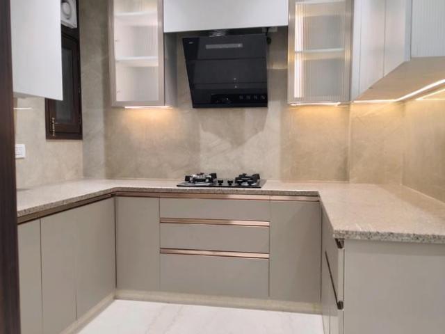 3 BHK Apartment in East Of Kailash for resale New Delhi. The reference number is 19921094