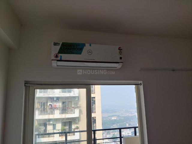 3 BHK Apartment in Chi V for rent Greater Noida. The reference number is 21173912
