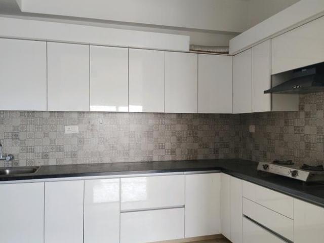3 BHK Apartment in Chi V for resale Greater Noida. The reference number is 18680745