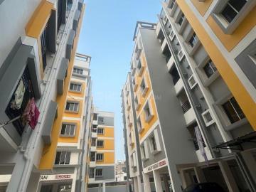3 BHK Apartment in Chinar Park for rent Kolkata. The reference number is 20197795
