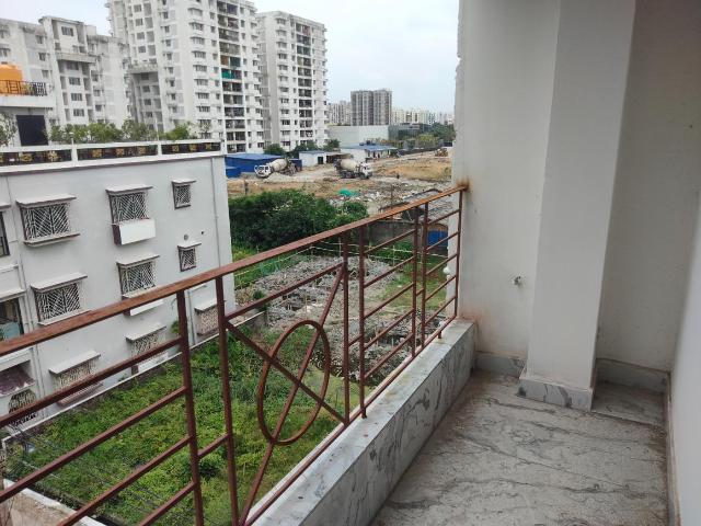 3 BHK Apartment in Chinar Park for resale Kolkata. The reference number is 18295705