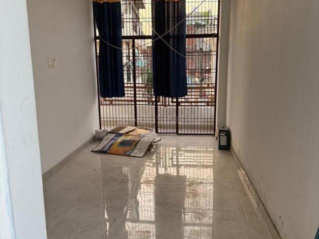 3 BHK Apartment in Chitaipur for rent Varanasi. The reference number is 21338727