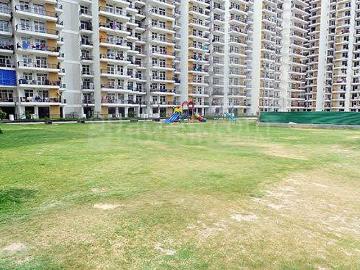3 BHK Apartment in Crossings Republik for rent Ghaziabad. The reference number is 19989657