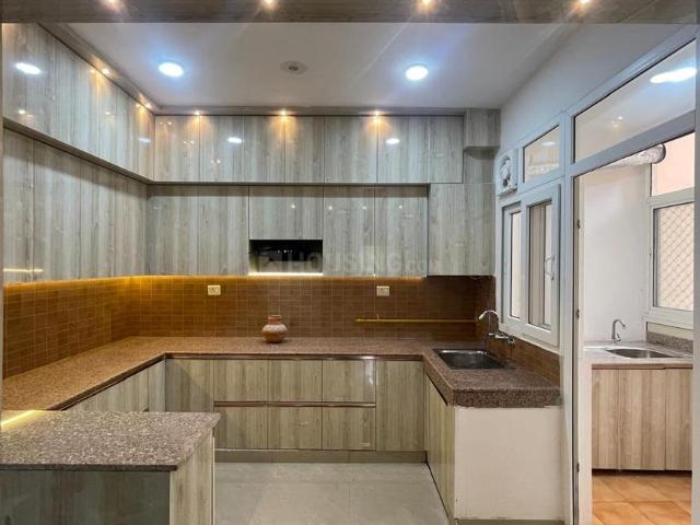 3 BHK Apartment in Crossings Republik for rent Ghaziabad. The reference number is 20698709