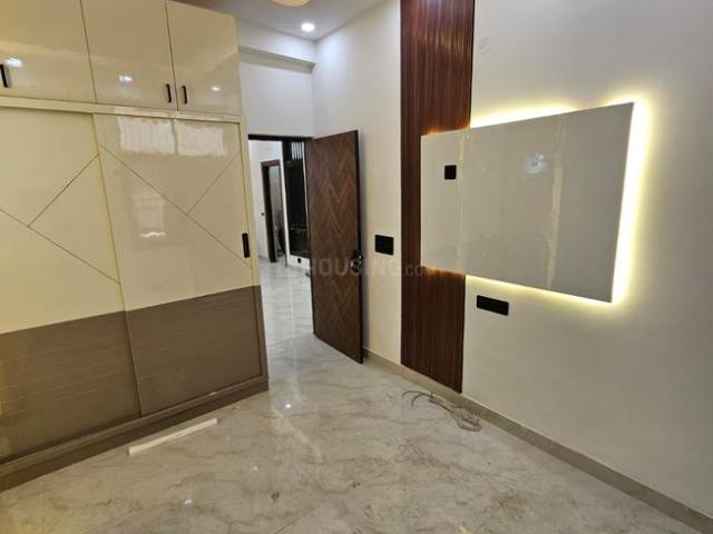 3 BHK Apartment in Crossings Republik for rent Ghaziabad. The reference number is 21136412