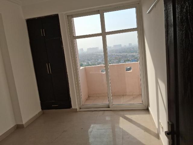 3 BHK Apartment in Crossings Republik for resale Ghaziabad. The reference number is 20085981