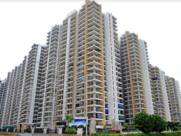Flat for sale in GH-7 Crossings Republik - Parking