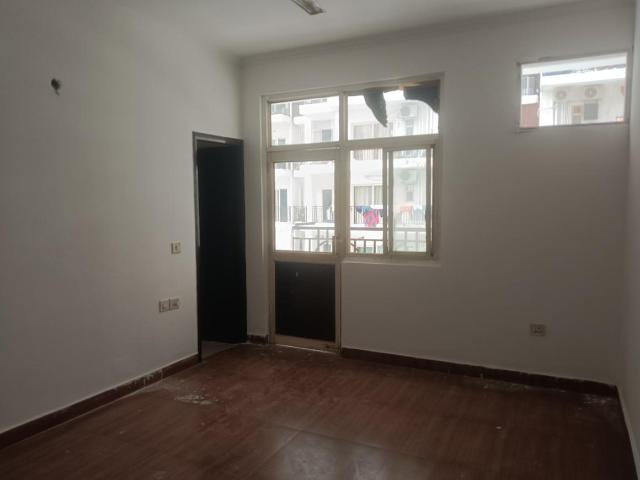 3 BHK Apartment in Crossings Republik for resale Ghaziabad. The reference number is 20816765