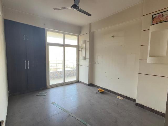3 BHK Apartment in Crossings Republik for resale Ghaziabad. The reference number is 21247981