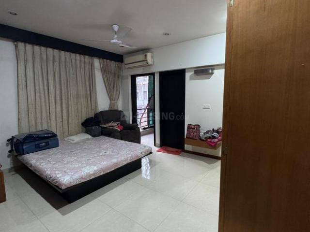 3 BHK Apartment in Ambawadi for rent Ahmedabad. The reference number is 19953656