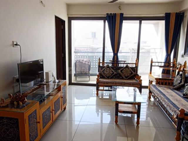 3 BHK Apartment in Ambawadi for rent Ahmedabad. The reference number is 20548622