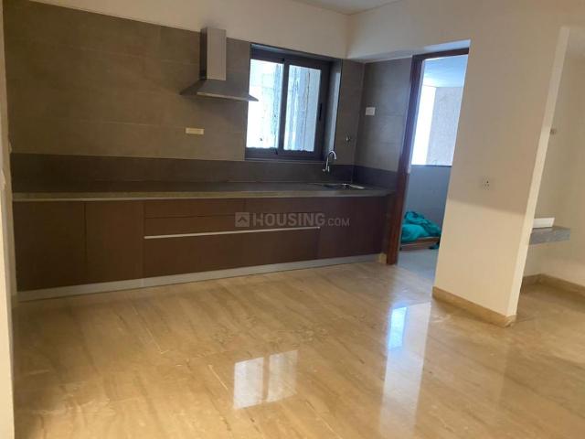 3 BHK Apartment in Ambawadi for rent Ahmedabad. The reference number is 20948893