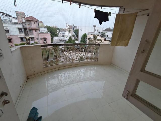 3 BHK Apartment in Ambawadi for resale Ahmedabad. The reference number is 20152951