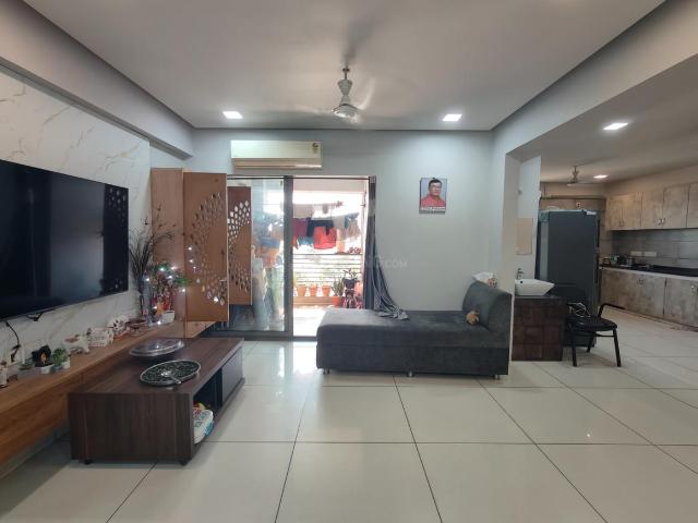 3 BHK Apartment in Ambawadi for resale Ahmedabad. The reference number is 21343322
