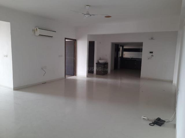 3 BHK Apartment in Ambli for resale Ahmedabad. The reference number is 21010679