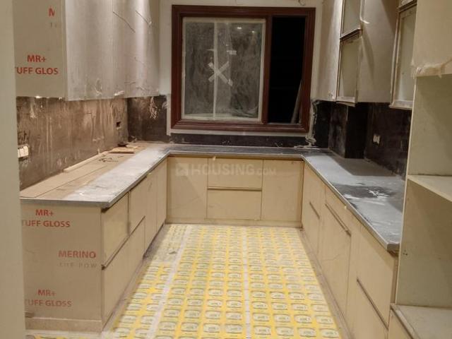 3 BHK Apartment in Anand Vihar for resale New Delhi. The reference number is 14184236