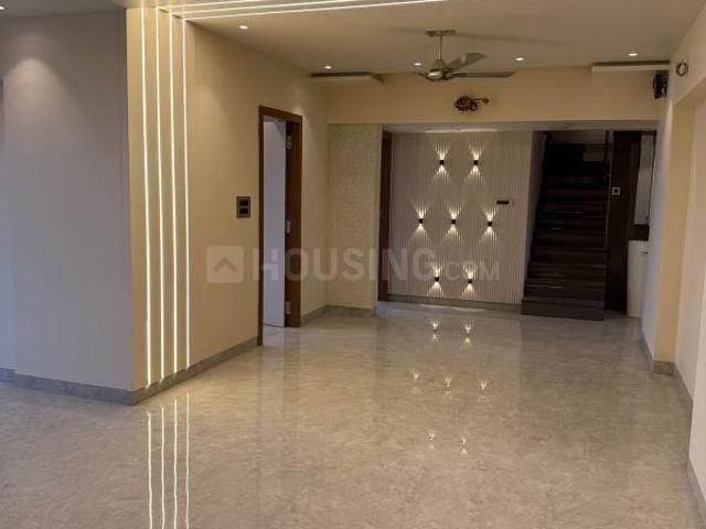 3 BHK Apartment in Andheri West for rent Mumbai. The reference number is 18956794