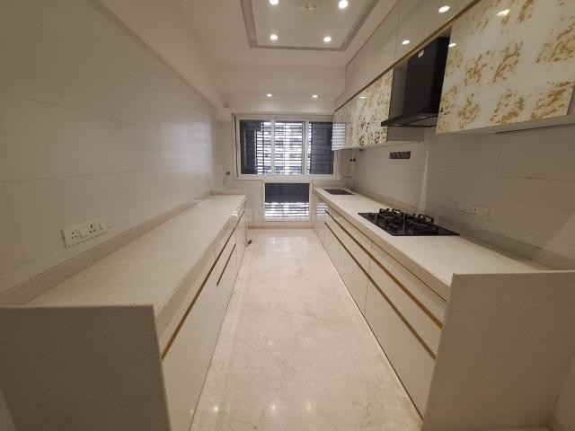 3 BHK Apartment in Andheri West for resale Mumbai. The reference number is 18723840
