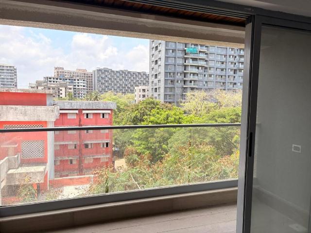 3 BHK Apartment in Andheri West for resale Mumbai. The reference number is 20628678