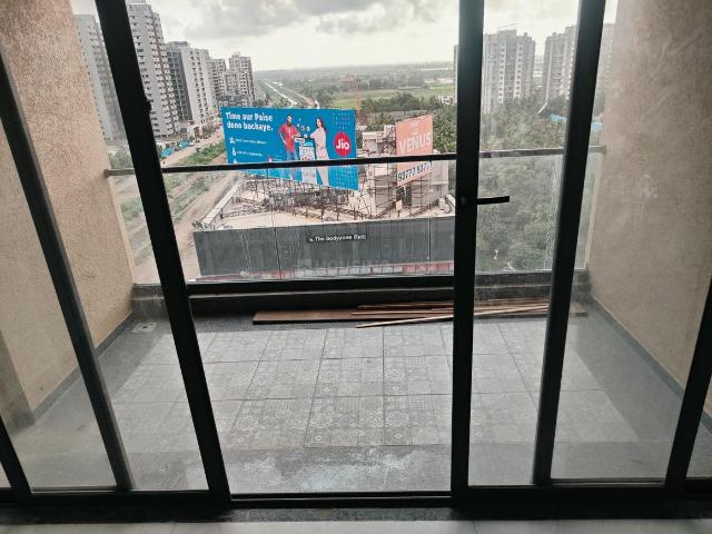 3 BHK Apartment in Adajan for rent Surat. The reference number is 17795196