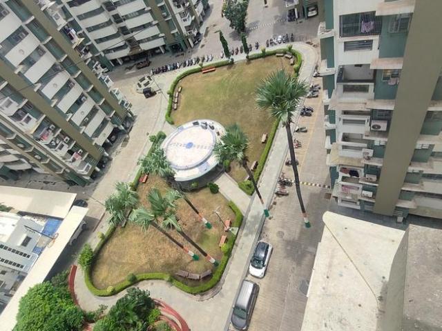 3 BHK Apartment in Adajan for rent Surat. The reference number is 17859243