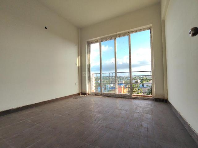 3 BHK Apartment in Airport Gate no. 1 for resale Kolkata. The reference number is 20469327