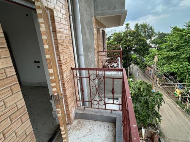 3 BHK Apartment in Airport Gate No. 3 for resale Kolkata. The reference number is 21105639