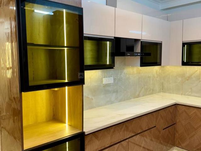 3 BHK Apartment in Alaknanda for resale New Delhi. The reference number is 20223814