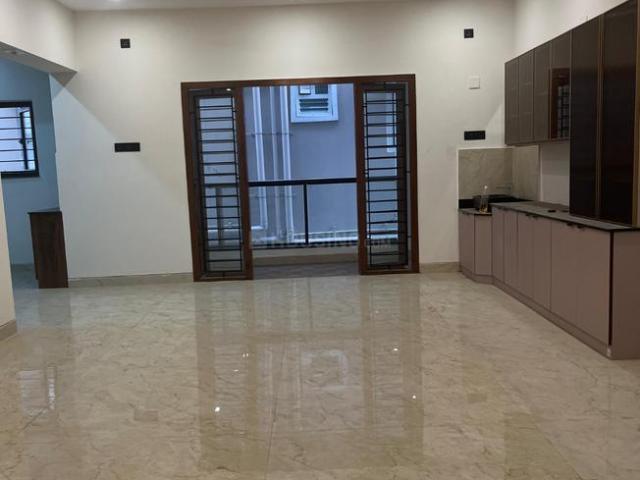 3 BHK Apartment in Arumbakkam for rent Chennai. The reference number is 21016664