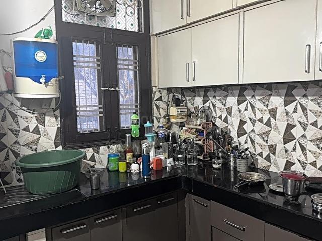 3 BHK Apartment in Ashok Vihar for resale New Delhi. The reference number is 17388375