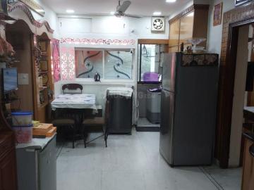3 BHK Apartment in Ashok Vihar for resale New Delhi. The reference number is 20011005