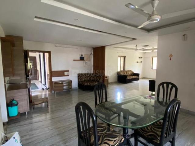 3 BHK Apartment in Athwa for rent Surat. The reference number is 20078605