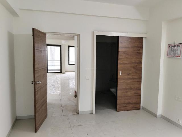 3 BHK Apartment in Bodakdev for rent Ahmedabad. The reference number is 20752734