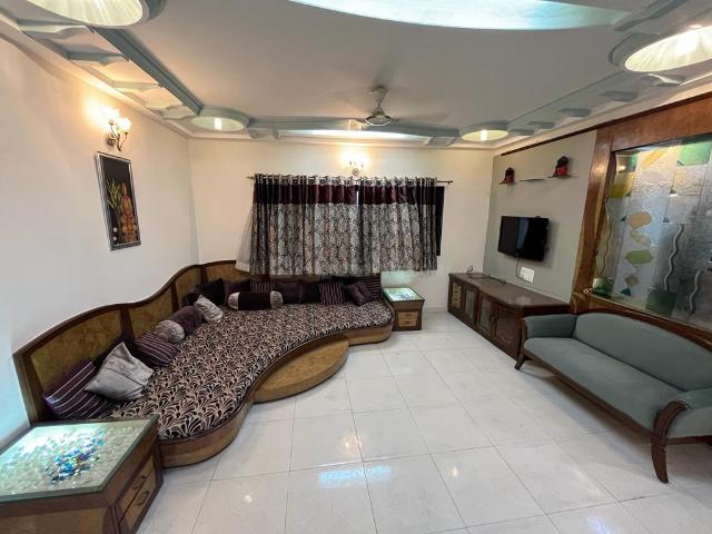 3 BHK Apartment in Bodakdev for rent Ahmedabad. The reference number is 21004454
