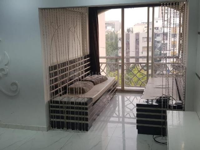 3 BHK Apartment in Bodakdev for rent Ahmedabad. The reference number is 21041429